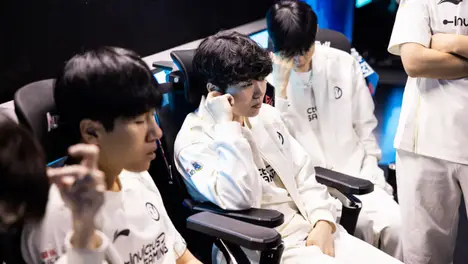 CFO战胜T1爆冷胜利：电子竞技魅力尽显，团队协作与战术执行铸就黑马姿态